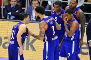 Anadolu Efes Barcelona'yı ağırlıyor