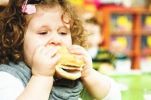 T&uuml;rkiye'de 5 &ccedil;ocuktan biri obezite eşiğinde
