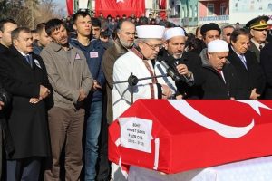 Piyade Uzman &Ccedil;avuş Şahin son yolculuğuna uğurlandı