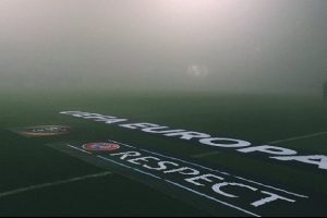 UEFA Avrupa Ligi ma&ccedil;ı sis nedeniyle ertelendi!