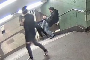 Almanya, Berlin'deki kadına tekmeli saldırıyı konuşuyor