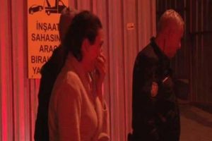 Yanan aracını g&ouml;zyaşları i&ccedil;inde izledi