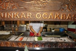 T&uuml;rk iş adamından İsvi&ccedil;re'de TL kampanyası