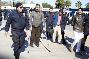 Antalya'da ter&ouml;r operasyonu: 12 kişi tutuklandı