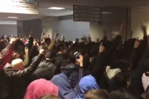 Mavi Marmara duruşması &ouml;ncesi adliyede gerginlik