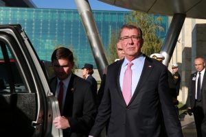ABD Savunma Bakanı Carter'dan s&uuml;rpriz ziyaret