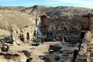 Elazığ'da 165 yıllık kitabe bulundu