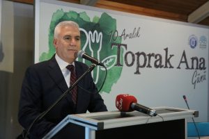 Nil&uuml;fer Belediye Başkanı Bozbey: "Toprağa sahip &ccedil;ıkma k&uuml;lt&uuml;r&uuml;n&uuml; geliştirmeliyiz"