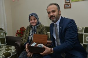 Bursa'da &ouml;rnek vatandaşa Başkan'dan ziyaret