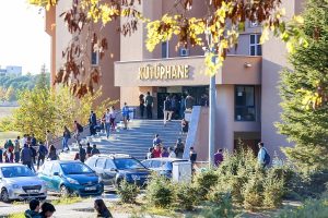 Bursa'da &uuml;niversite k&uuml;t&uuml;phanesine b&uuml;y&uuml;k ilgi