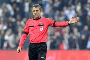 Beşiktaş-Bursaspor m&uuml;cadelesine hakem B&uuml;lent Yıldırım damga vurdu!