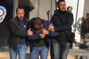 Cezaevi firarisi su&ccedil; makinesi Bursa'da yakalandı