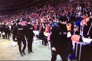 TT Arena'da g&ouml;z yaşartan anlar!