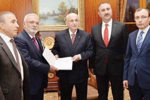 Anayasa teklifinden detaylar: Vekillere bakanlık kaldı