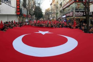İstanbul Bağcılar'da binler ter&ouml;re karşı y&uuml;r&uuml;d&uuml;