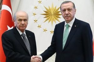 Anayasa hukuk&ccedil;uları: "Tayyip Erdoğan'a g&ouml;re kurgulanmış bir sistem"
