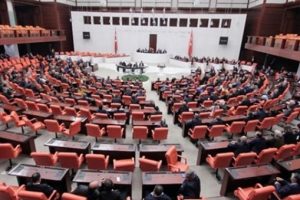 Se&ccedil;im Kanunu ve Siyasi Partiler Kanunu değişiyor