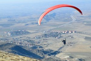 D&ouml;vizini bozduran vatandaşlar Başkent semalarında u&ccedil;tu