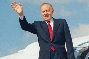 Kazakistan'da Haydar Aliyev anıldı
