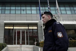 Yunanistan'da bakanlığa bomba bırakıldı