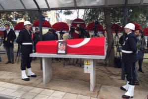 Bursa şehidini g&ouml;zyaşlarıyla uğurladı