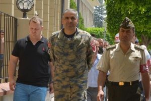 Adana'da darbeci 5 eski subay hakim karşısına &ccedil;ıktı