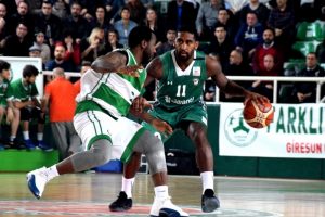 Dar&uuml;şşafaka Doğuş farklı yendi