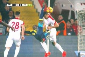 Sow'un gol&uuml; iptal edildi, Fenerbah&ccedil;eliler isyanda