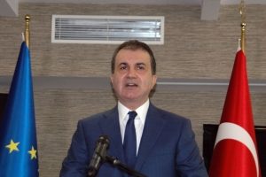 T&uuml;rkiye ve Fransa'daki OHAL'i karşılaştırdı