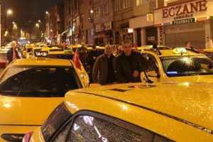 İstanbul'da taksici ve dolmuş&ccedil;ulardan ter&ouml;r saldırısına protesto