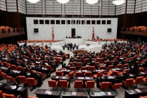 "Tutuklu HDP'lilerin Meclis'teki resimleri kaldırılsın"