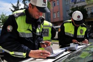 Yeni yılda bunu yapan yandı! İşte 2017'nin trafik cezaları