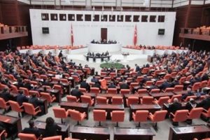 'Anayasa değişikliği teklifinde değişiklik' tartışması