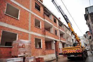 Bursa'da inşaattan d&uuml;şen Suriyeli iş&ccedil;i hayatını kaybetti
