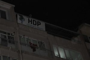Eskişehir'de HDP İl y&ouml;neticisi 7 kişi g&ouml;zaltında
