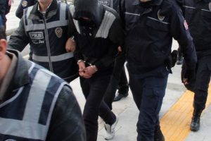 Diyarbakır'da PKK/KCK operasyonu: 19 g&ouml;zaltı