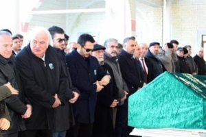 Usta bestekara b&uuml;y&uuml;k vefasızlık
