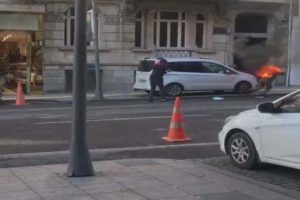 İstanbul'da tinerci yolunu kestiği adamı yaktı
