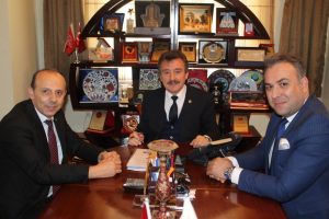 Bursa Sağlık &Ccedil;alışanları Derneği'nden S&uuml;leyman &Ccedil;elik'e ziyaret