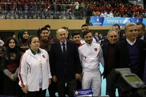 İBB'den amat&ouml;r spor kul&uuml;plerine destek!