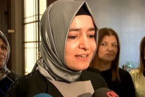 Bakan Kaya: "Halep'te can veren insanlıktır"