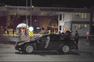 Yakıtı biten otomobil polisi alarma ge&ccedil;irdi