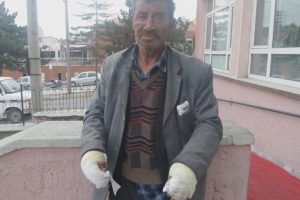 Dalgınlığı az kalsın onu &ouml;ld&uuml;r&uuml;yordu