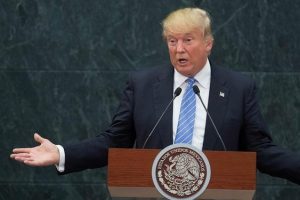 Trump ABD'li teknoloji devlerinin y&ouml;neticileriyle buluştu