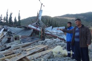 Mersin'de soğuk ve fırtına: 1 &ouml;l&uuml;