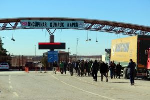 Halep'ten T&uuml;rkiye sınırına geliyorlar