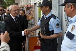 CHP'den polise "yanınızdayız" mesajı