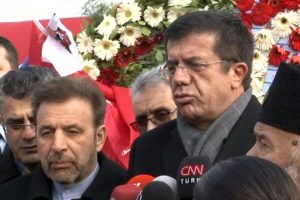 Bakan Zeybek&ccedil;i, İranlı bakanla Şehitler Tepesini ziyaret etti