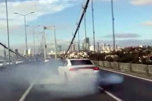 15 Temmuz Şehitler K&ouml;pr&uuml;s&uuml;'nde drift yapan s&uuml;r&uuml;c&uuml; yakalandı