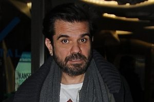Kenan Doğulu teyzesini ziyaret etti
